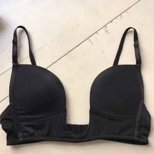 🖤 VS Black Plunge Bra